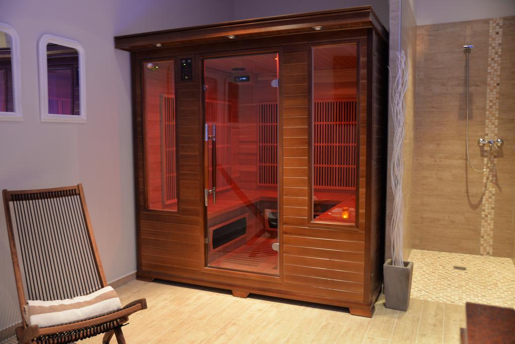 Chambres D'Hotes La Maison De Leonie Collias Bagian luar foto