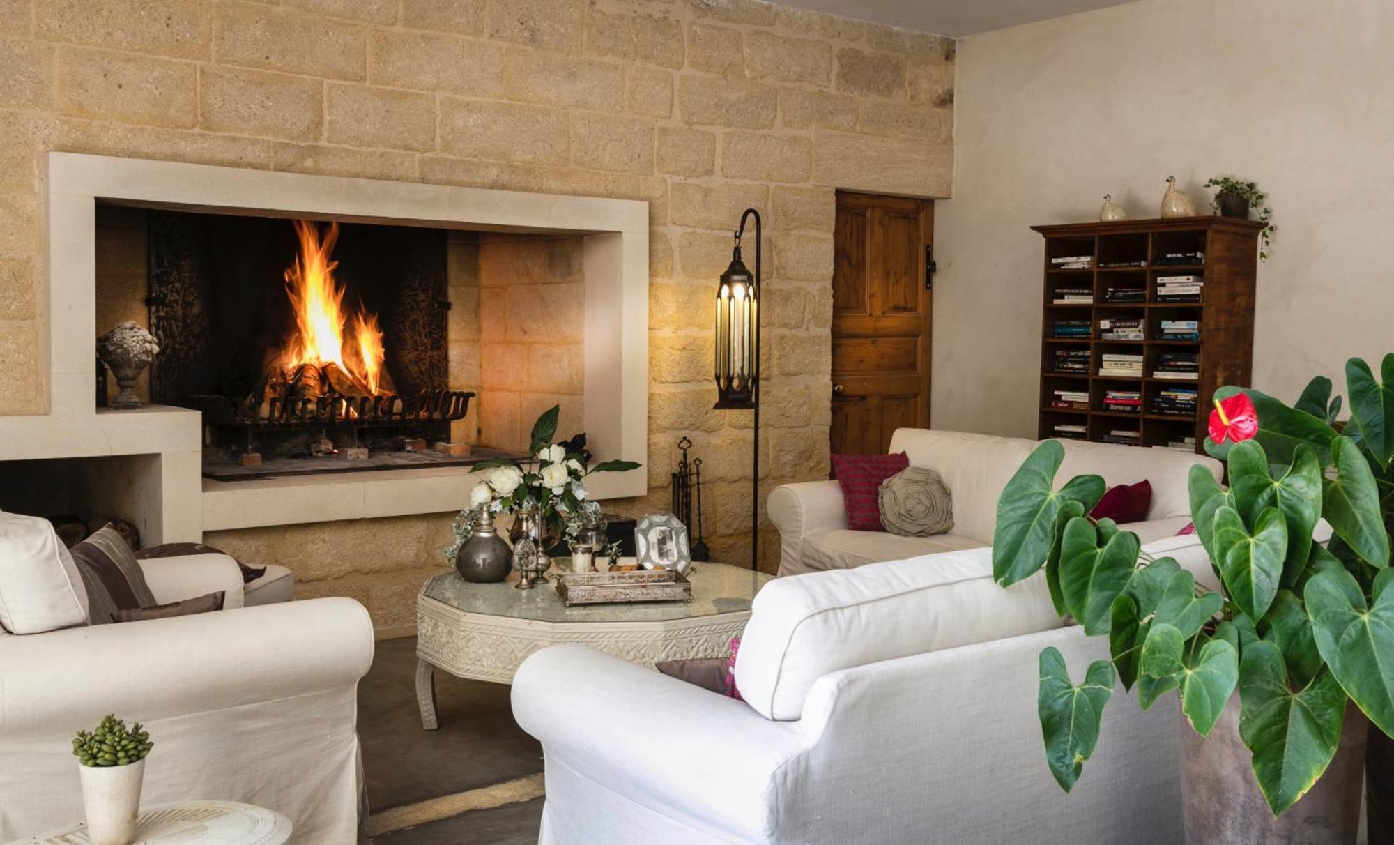 Chambres D'Hotes La Maison De Leonie Collias Bagian luar foto