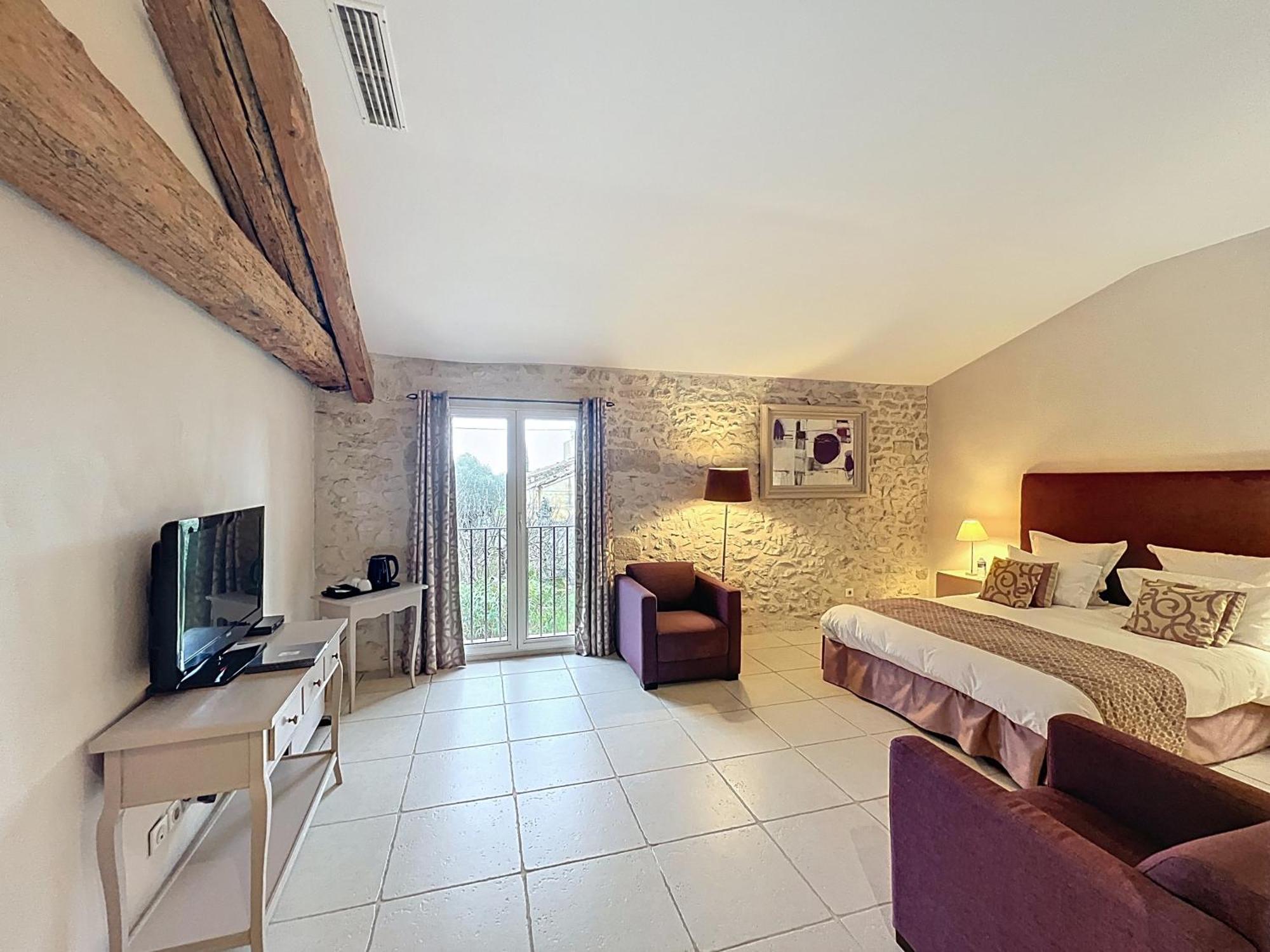 Chambres D'Hotes La Maison De Leonie Collias Bagian luar foto