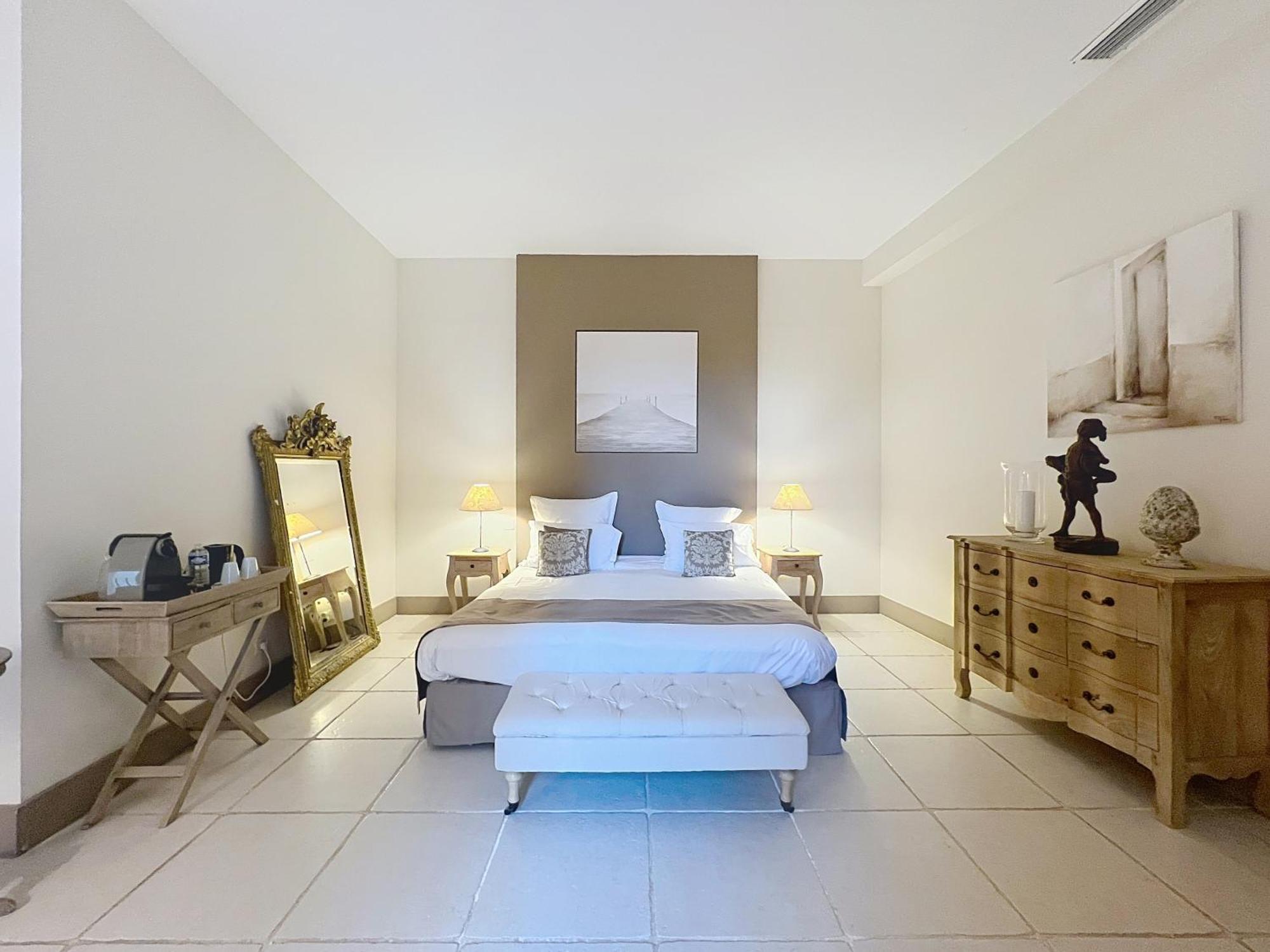 Chambres D'Hotes La Maison De Leonie Collias Bagian luar foto