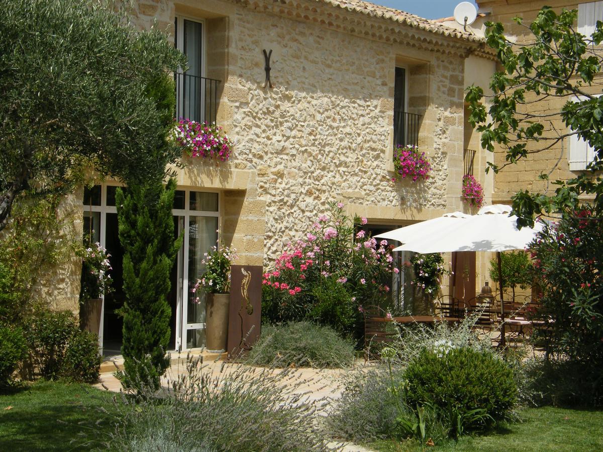 Chambres D'Hotes La Maison De Leonie Collias Bagian luar foto